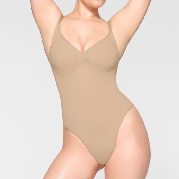 Skims Seamless Sculpt Thong Bodysuit - Picture 1 of 5